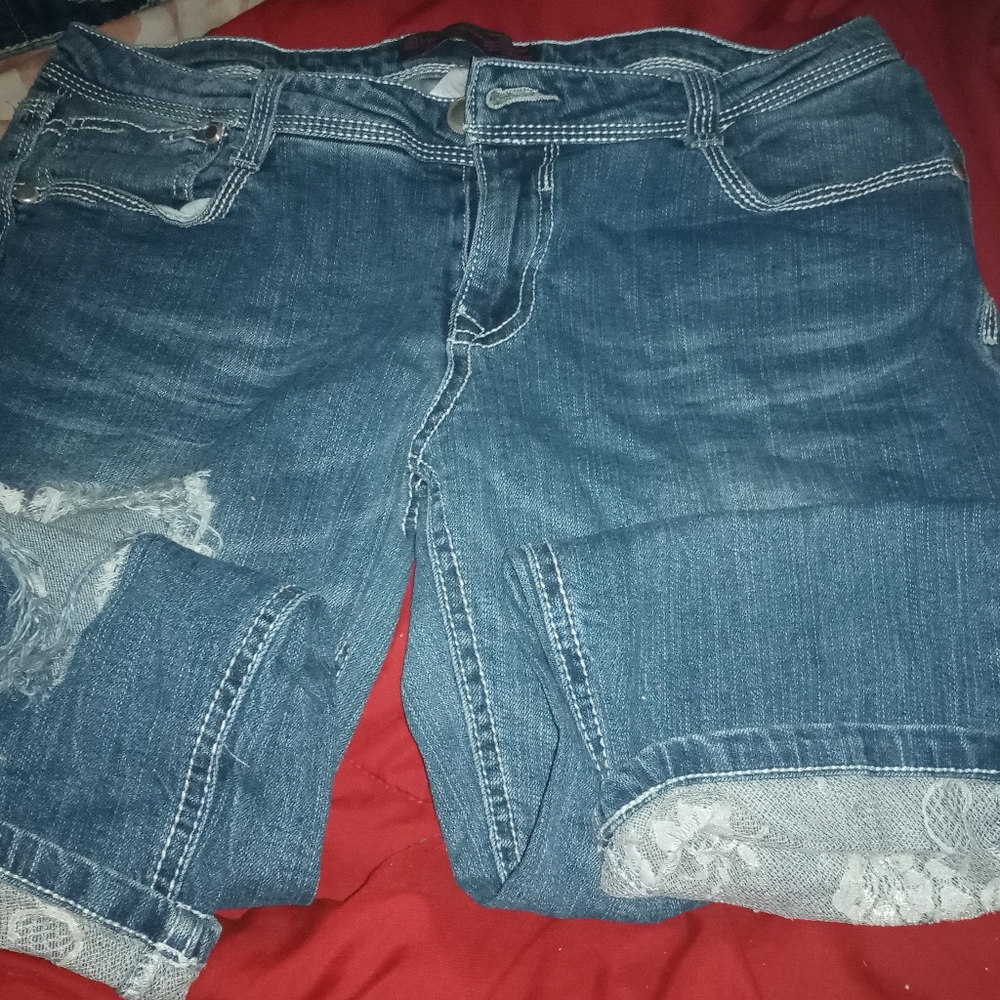Capris - Picture 4 of 4
